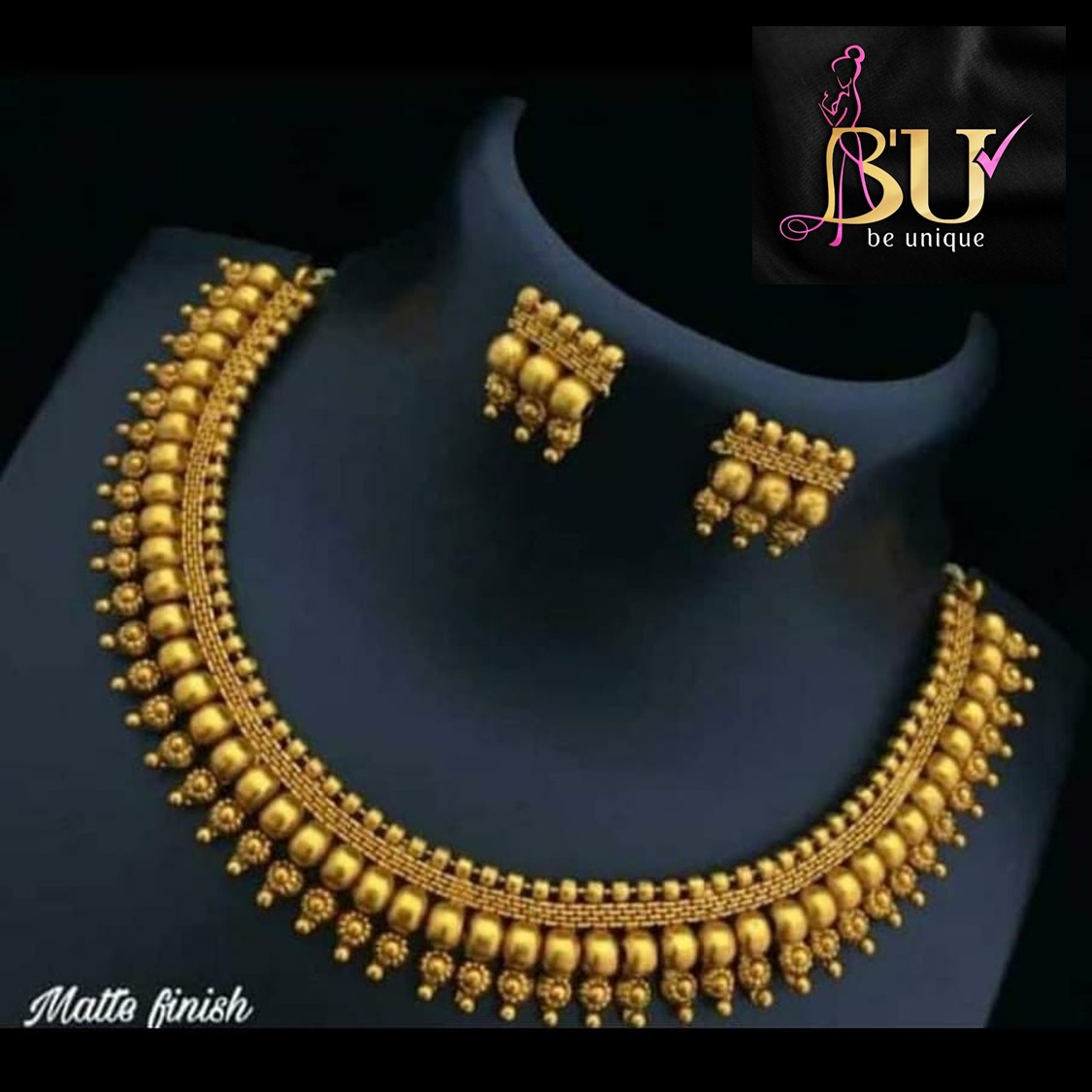 Traditional Short Necklace - Gold Matte Finish