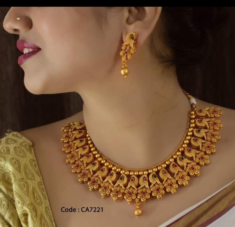 Premium quality Non-polished Gold finish Traditional Choker Necklace Set - Gold matte finish / Red-Green Stones